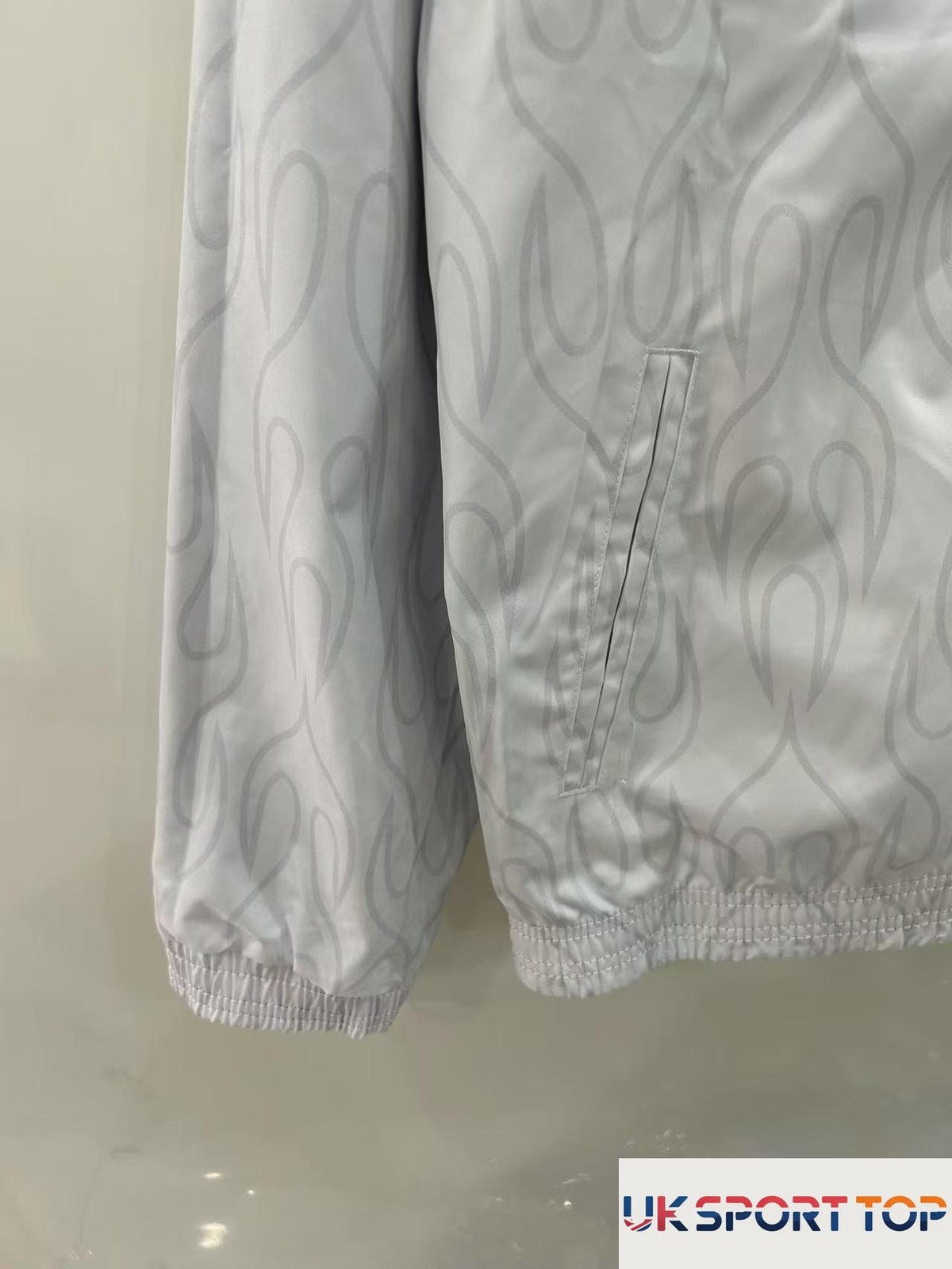 09d5f227366f326f.jpg